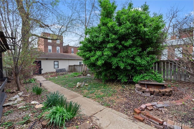 914 Russell Blvd, Saint Louis, MO 63104 - view of yard featuring a fire pit
