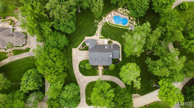 323 White Oaks Ln, Cape Girardeau, MO 63701 - drone / aerial view of a pool area