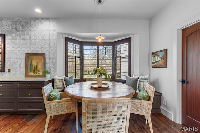 323 White Oaks Ln, Cape Girardeau, MO 63701 - dining space featuring dark wood-style flooring, baseboards, and recessed lighting