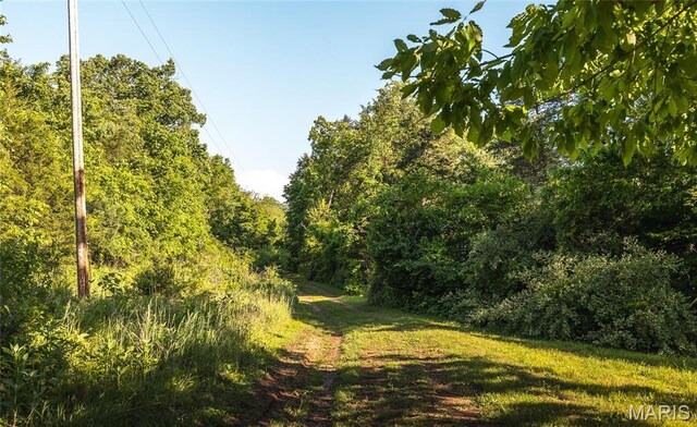 6720 Rock Rd, Bourbon, MO 65441
