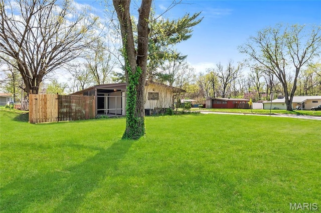1500 Ridgewood Dr, Saint Louis, MO 63126 - view of yard