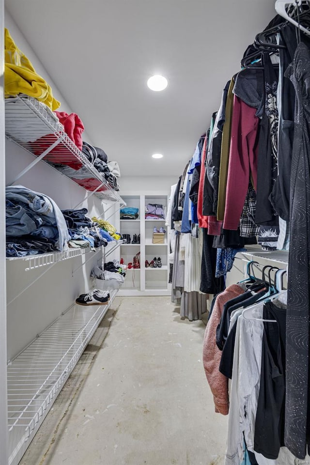 view of spacious closet