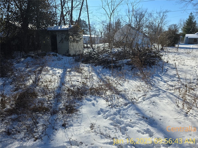 215 W 17th St, Centralia, IL 62801 - view of yard layered in snow