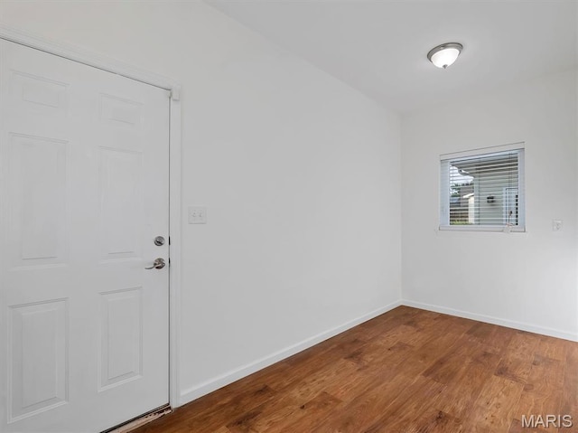 602 S Ballas Rd, Saint Louis, MO 63122 - empty room featuring wood finished floors and baseboards