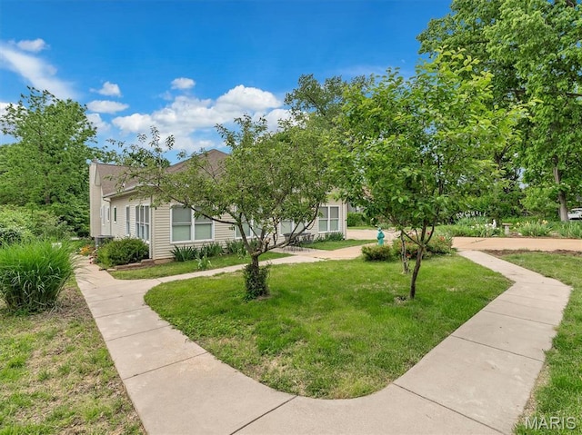 602 S Ballas Rd, Saint Louis, MO 63122 - view of front of property featuring a front lawn