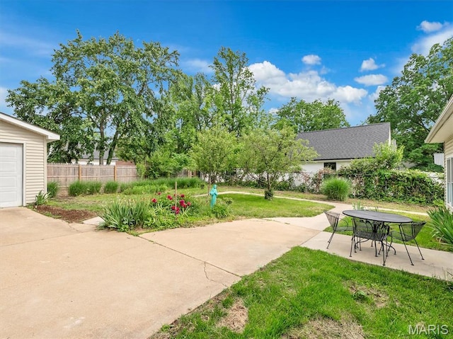 602 S Ballas Rd, Saint Louis, MO 63122 - view of yard featuring a patio area