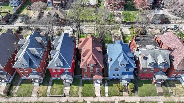 2926 Dodier, Saint Louis, MO 63107 - aerial perspective of suburban area