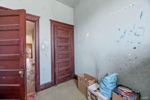 2926 Dodier, Saint Louis, MO 63107 - view of entryway