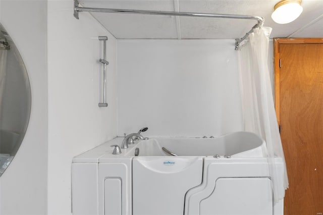 343 Del Vista Dr, Villa Ridge, MO 63089 - bathroom with shower / tub combo