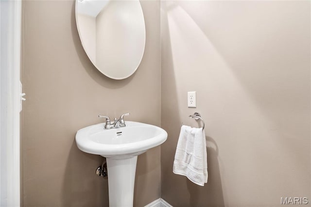 2521 High School Dr, Saint Louis, MO 63144 - bathroom with a sink