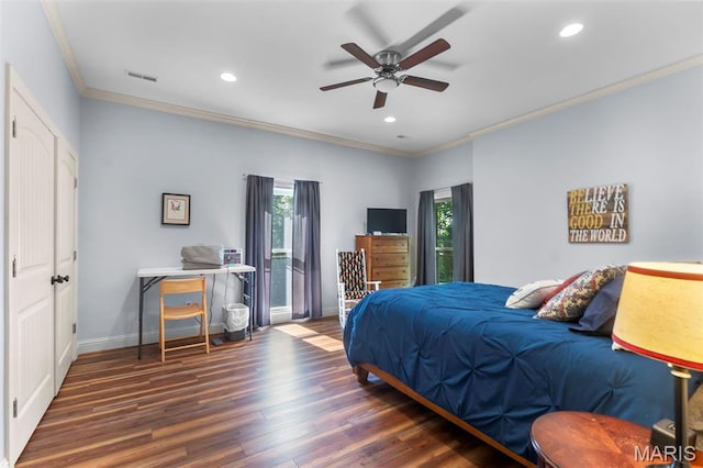 bedroom featuring ornamental molding, wood finished floors, recessed lighting, baseboards, and ceiling fan