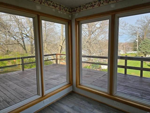 1501 S Main St, Hillsboro, IL 62049 - entryway featuring dark wood-type flooring and baseboards