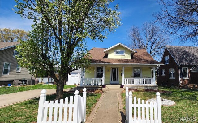 530 W Holmes, Chester, IL 62233 - bungalow-style house featuring covered porch and central air condition unit