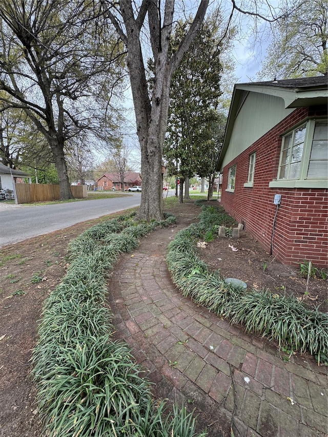 605 W Washington St, Kennett, MO 63857 - view of yard with fence