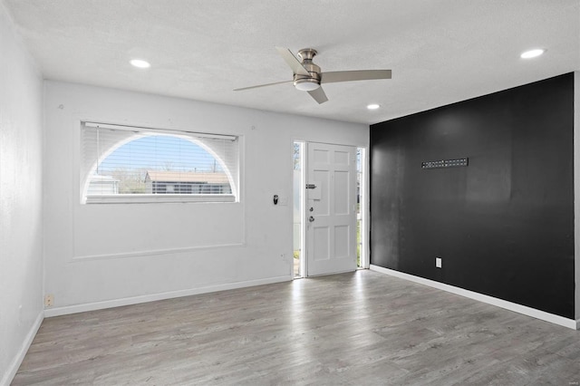 47 E Adams Dr E, St Louis, IL 62206 - foyer with a ceiling fan, wood finished floors, baseboards, a textured ceiling, and recessed lighting