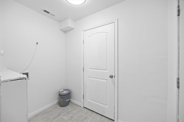 47 E Adams Dr E, St Louis, IL 62206 - view of spacious closet