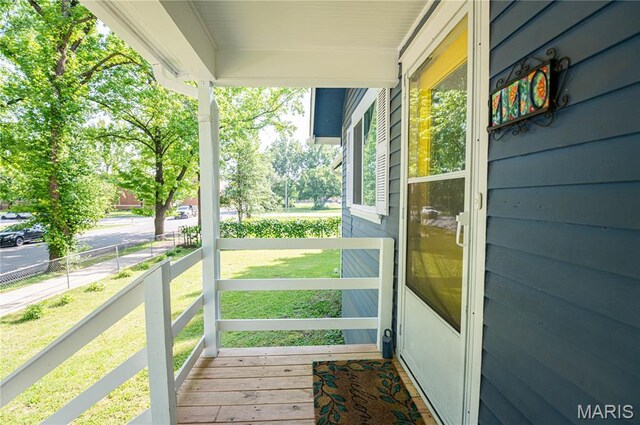 110 W Scioto St, St James, MO 65559 - porch with a yard