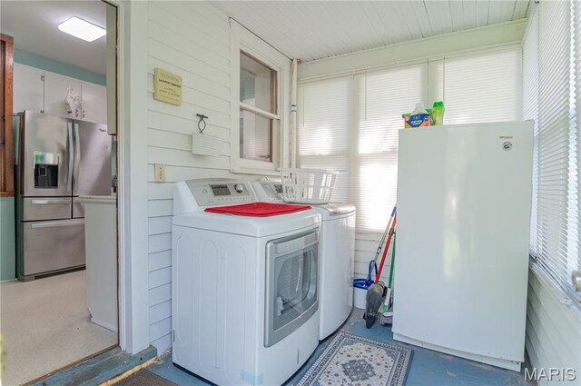 110 W Scioto St, St James, MO 65559 - laundry area with separate washer and dryer