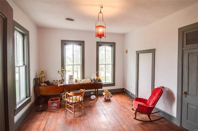 1508 State Route 140, Smithboro, IL 62284 - living area featuring wood-type flooring and baseboards