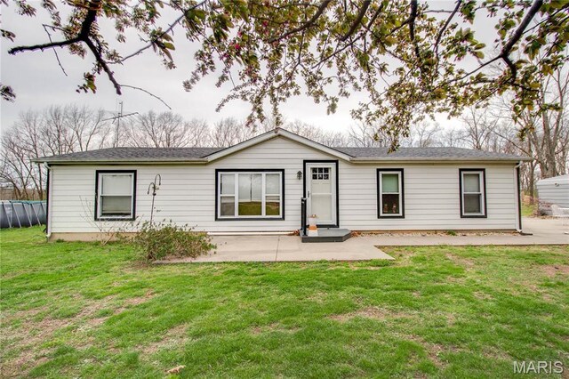 1401 Longbridge Trl, Walshville, IL 62091 - photo 10