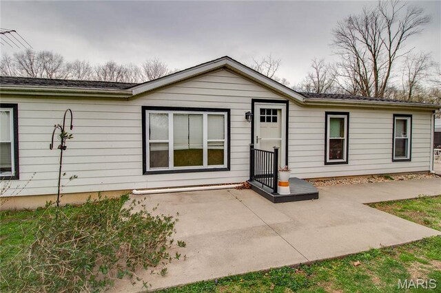 1401 Longbridge Trl, Walshville, IL 62091 - photo 12