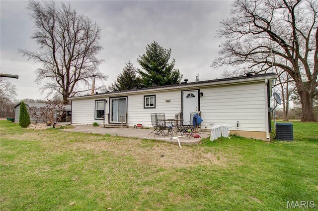 1401 Longbridge Trl, Walshville, IL 62091 - photo 16