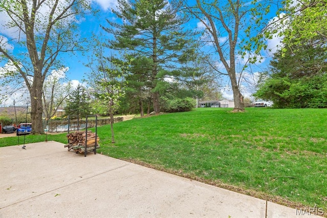 269 Braeshire Dr, Ballwin, MO 63021 - view of green lawn
