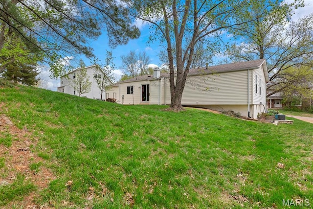 269 Braeshire Dr, Ballwin, MO 63021 - back of property with a lawn