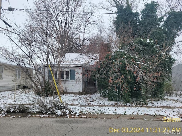 404 W Schwartz St, Salem, IL 62881 - view of front of home