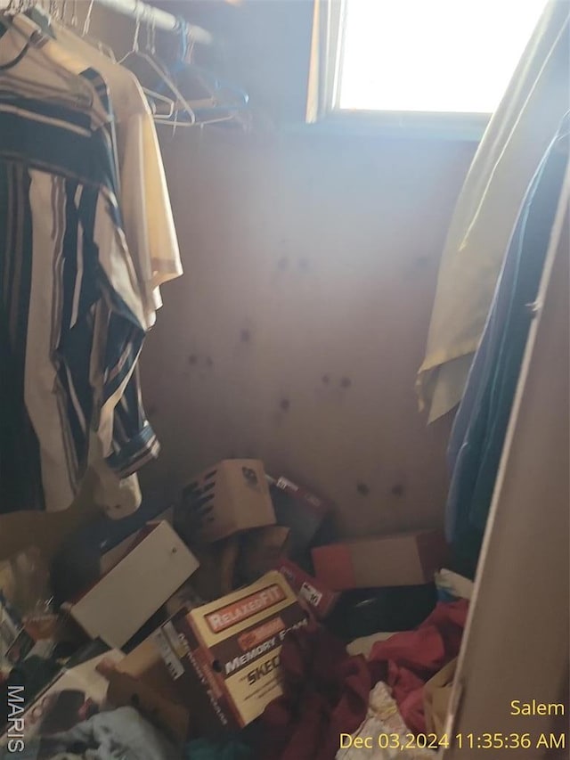 404 W Schwartz St, Salem, IL 62881 - view of spacious closet
