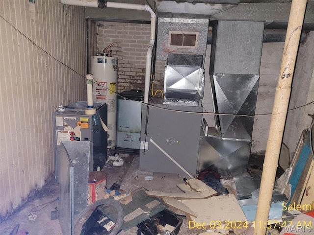 404 W Schwartz St, Salem, IL 62881 - utilities with water heater and heating unit