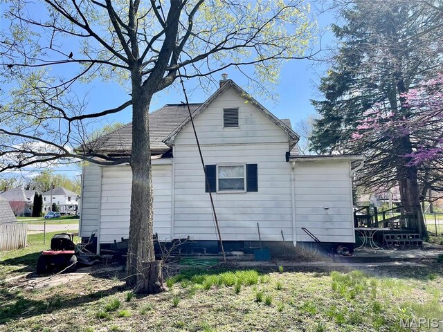 view of side of home