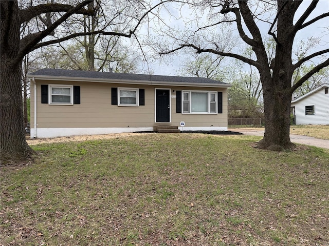 1418 Broadlawns Ln, Saint Louis, MO 63138 - view of front of house with a front lawn and entry steps