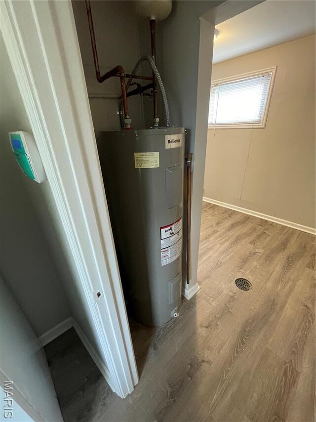 2213 Kerwin Dr, Saint Louis, MO 63136 - utilities with water heater