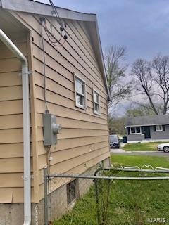 211 Perthshire Rd, Saint Louis, MO 63137 - photo 3