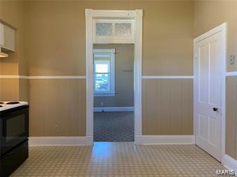 108 Rau St, Waterloo, IL 62298 - kitchen with black electric range oven and carpet floors