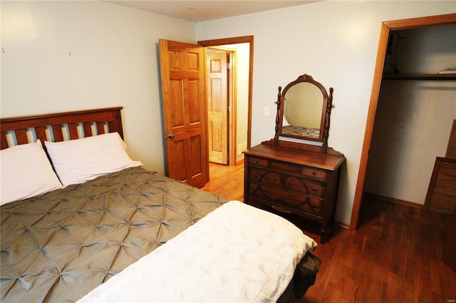 634 Ccam Rose Ln, Perryville, MO 63775 - bedroom with wood finished floors