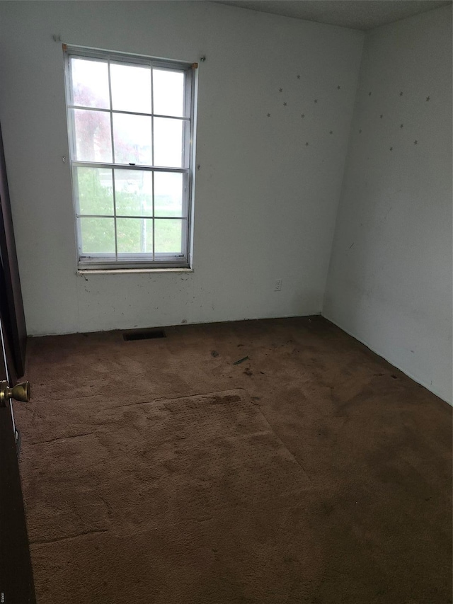 6081 Silver Fox Dr, Florissant, MO 63034 - unfurnished room with carpet