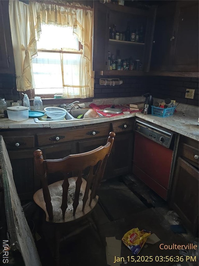 206 N 11th St, Coulterville, IL 62237 - bar area featuring dishwasher