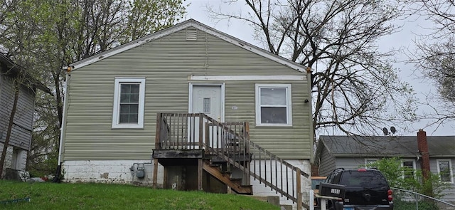 1005 Marie Ave, Alton, IL 62002 - back of house with a yard
