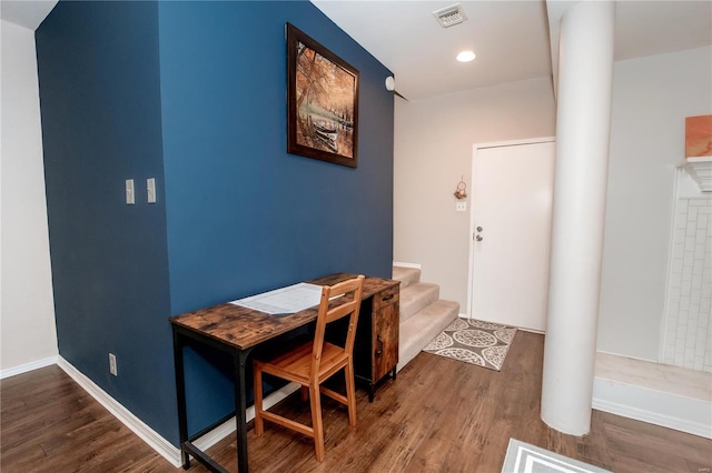 5507 Waterman Blvd Unit C, Saint Louis, MO 63112 - foyer entrance featuring stairway, wood finished floors, and recessed lighting