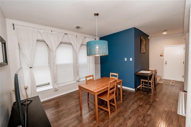 5507 Waterman Blvd Unit C, Saint Louis, MO 63112 - dining area featuring dark wood-style floors, baseboards, and recessed lighting