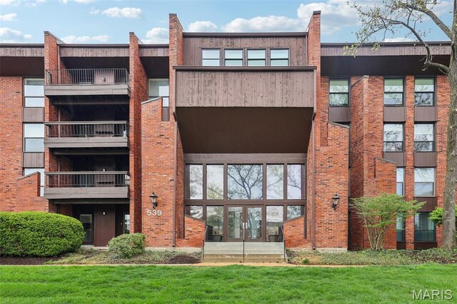539 Coeur De Royale Dr Unit 201, Saint Louis, MO 63141 - view of apartment building / complex