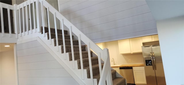 13559 Kitt Park Dr, Saint Genevieve, MO 63670 - view of staircase