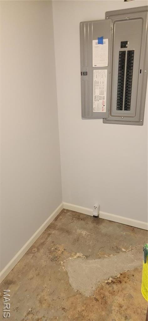 13559 Kitt Park Dr, Saint Genevieve, MO 63670 - unfurnished room with baseboards and electric panel