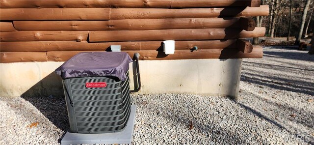 13559 Kitt Park Dr, Saint Genevieve, MO 63670 - exterior view of a cooling unit