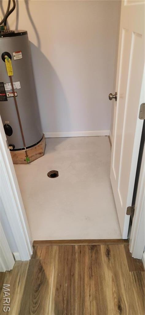 13559 Kitt Park Dr, Saint Genevieve, MO 63670 - utility room with water heater