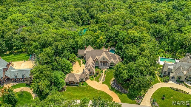 bird's eye view of a heavily wooded area