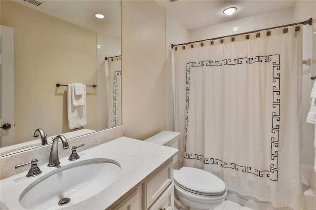 14643 Chermoore Dr, Chesterfield, MO 63017 - full bath featuring toilet, vanity, a shower with shower curtain, and recessed lighting