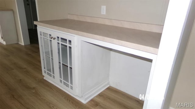 610 E Green St, Mascoutah, IL 62258 - detailed view of wood finished floors
